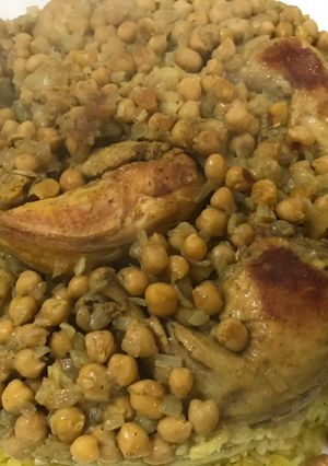 صورة لوصفة قدرة الدجاج والحمص والبصل