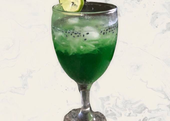 Resep Es Timun Selasih Pandan Hijau oleh yoes - Cookpad