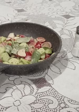 عکسی از دستور سالاد تربچه با گوجه ریزه