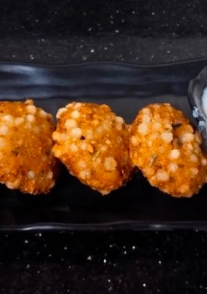 साबुदाण्याचे वडे (Sabudana Vade Recipe In Marathi) रेसिपी चे मुख्य फोटो