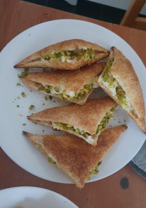 صورة لوصفة وربات بالقشطة بعجينة البف باستري