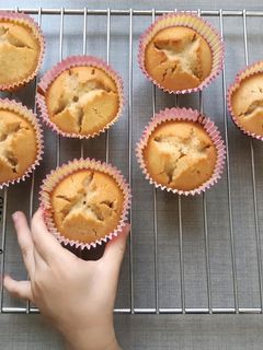 عکسی از دستور کاپ کیک عسل و دارچین