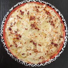 A picture of Hummus.
