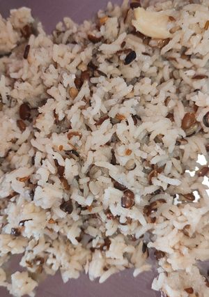 கருப்பு உளுந்து சாதம்(black gram rice recipe in tamil) செய்முறை முக்கிய புகைப்படம்