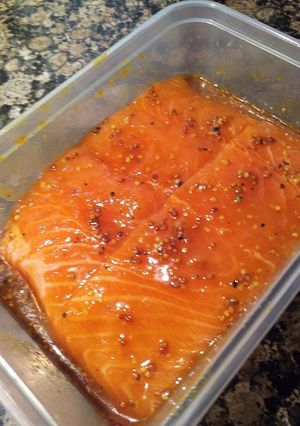 Foto principal de Salmón marinado en Mostaza y Miel (Estilo Oriental)