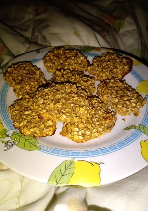 Una foto de Galletitas de avena y banana 🍌♥️