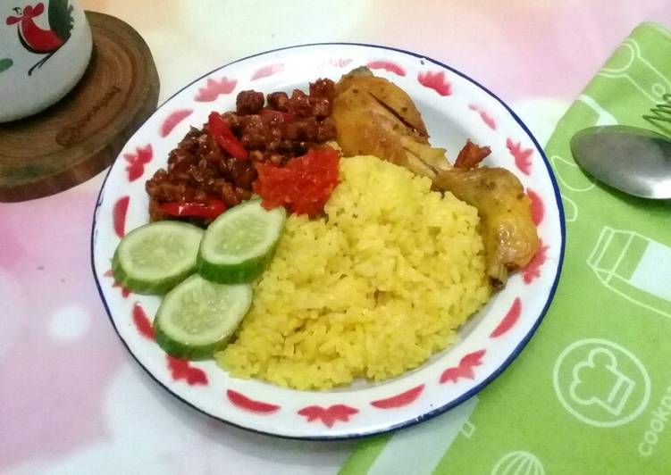 Nasi Kuning Magicom