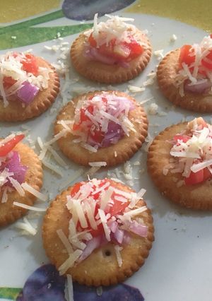 A picture of Monaco bites.