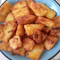 Flour coated fried yam A picture of Flour coated fried yam.