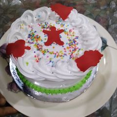 A picture of Eggless pineapple cake.