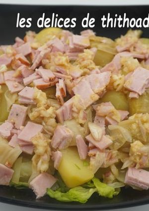 Une photo de Salade de pommes de terre et rôti de porc