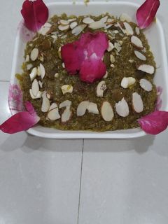 દૂધી નો હલવો (Dudhi No Halwo Recipe In Gujarati) રેસીપી મુખ્ય ફોટો