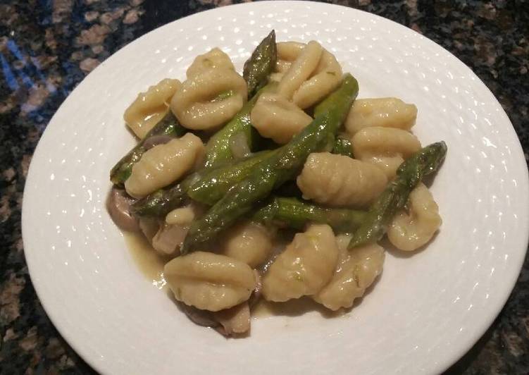 Gnocchi with Asparagus and Mushrooms