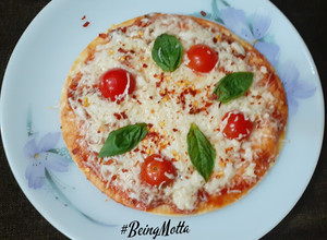 A picture of Margherita Pizza.