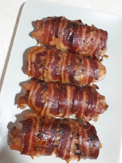 Una foto de Muslos de pollo rellenos