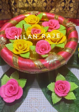 काजू गुलाब बर्फी (kaju gulab barfi recipe in marathi) रेसिपी चे मुख्य फोटो 