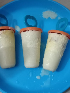 કેસર બદામ કુલ્ફી (Kesar badam kulfi recipe in gujarati) રેસીપી મુખ્ય ફોટો