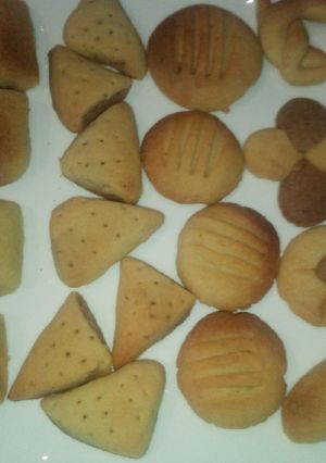A picture of Simple crunchy cookies.