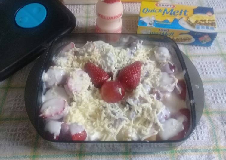 Resep Salad buah dressing yogurt Super Lezat