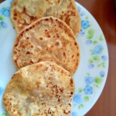 A picture of Meetha cottage cheese paratha.