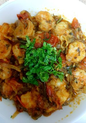 A picture of Prawns with dry fenugreek leaves.