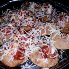 A picture of Pizza puri.