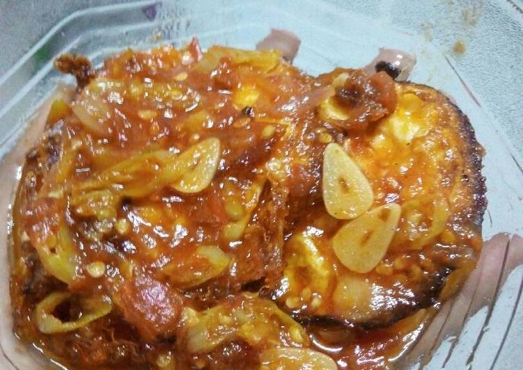 Resep Telor ceplok balado pedas oleh Riema Azis Husna 