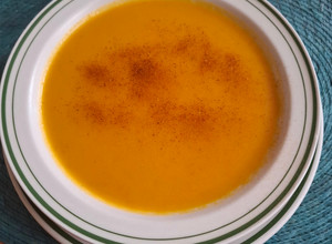 Una foto de Sopa de zanahoria con jengibre