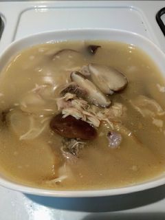 香菇雞湯(低醣生酮餐)(簡單料理) 的食譜成品照片