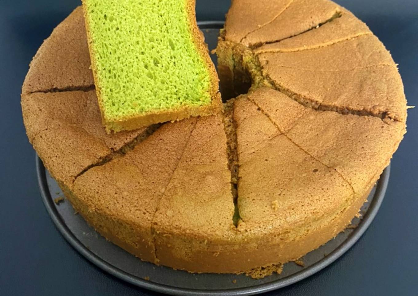 Chiffon pandan cake