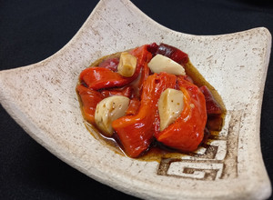 Una foto de Pimientos morrones al horno 🔥 🤩 | Paso a paso | Receta fácil ✅