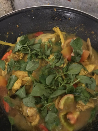 Anti Ribet, Membuat Ayam Kuning Kemangi Bunda Pasti Bisa