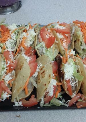 Una foto de Tacos de res en adobo