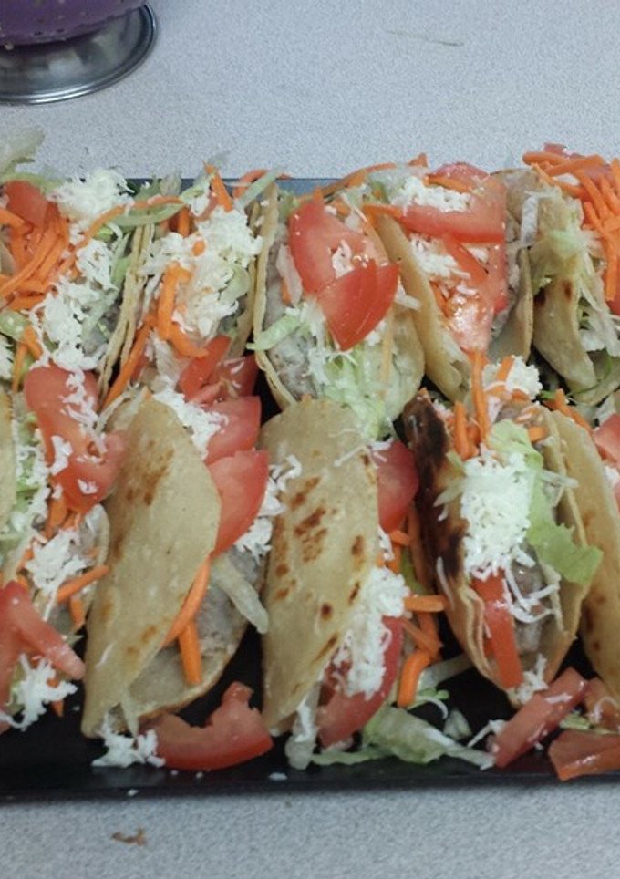 Una foto de Tacos de res en adobo
