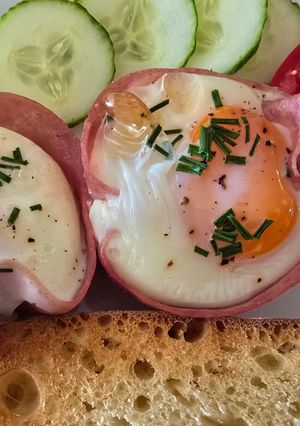 Sonka-tojás muffinsütőben recept fotója