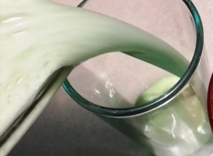 Una foto de Licuado de espinacas y manzana