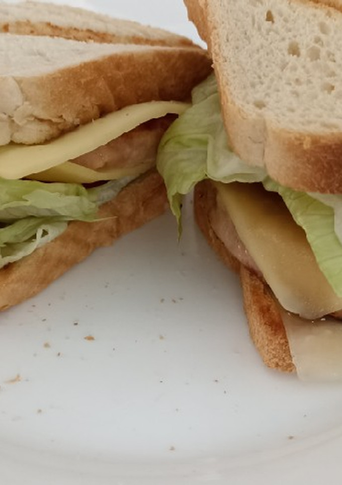 Una foto de Hamburguesas en pan de sándwich