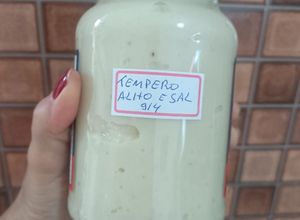 Foto de Tempero de alho e sal caseiro