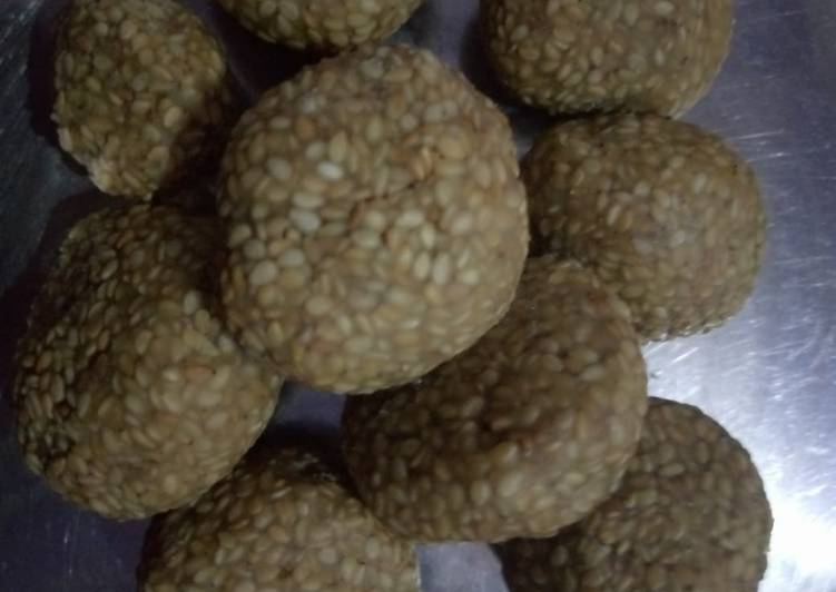 Step-by-Step Guide to Prepare Quick Till ke laddoo