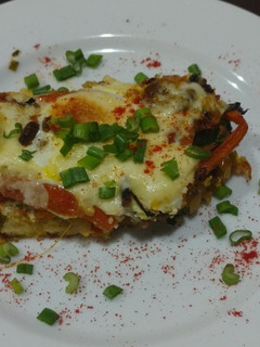Una foto de Pastel de pan, carne y verduras