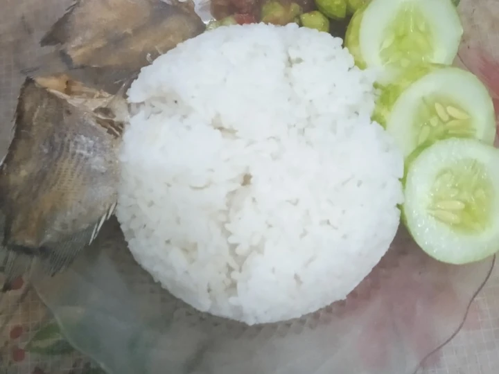 Easy Steps to Prepare Recipes Sambel pete ikan asin the So Delicious Tasty.