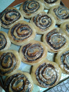 Foto resep Cinnamon roll with chocolate filling and cheese cream frosting