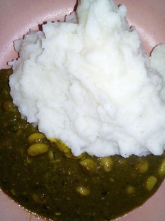 A picture of Tuwon masara da miyan busheshen kubaiwa.