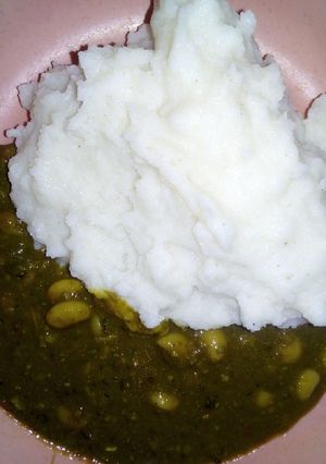A picture of Tuwon masara da miyan busheshen kubaiwa.