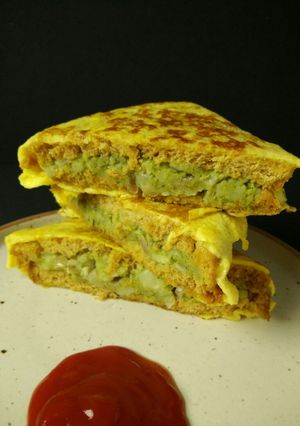 A picture of Stuffed Bread Omelette Sandwich.