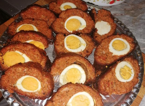 Tojással töltött fasírt recept fotója