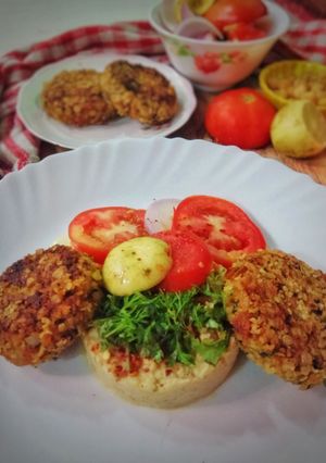 A picture of Salmon & Quinoa Cakes with Hummus.