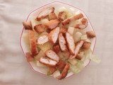 Ensalada de pollo empanado