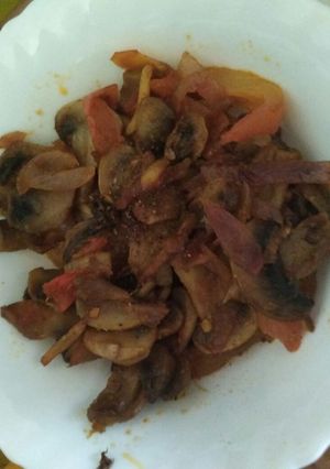 A picture of Onion mushroom stir fry.