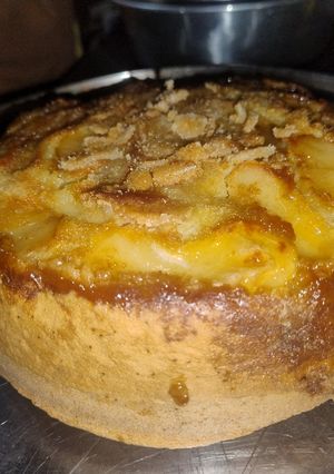 Una foto de Torta invertida de manzana 🍏